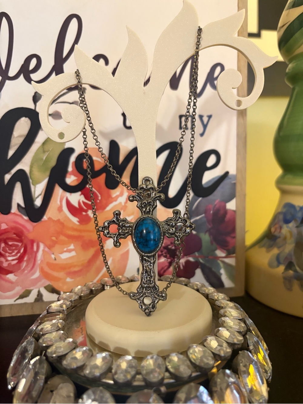 2/10❤️Decorative Silver Cross Pendant Necklace with Blue Stone